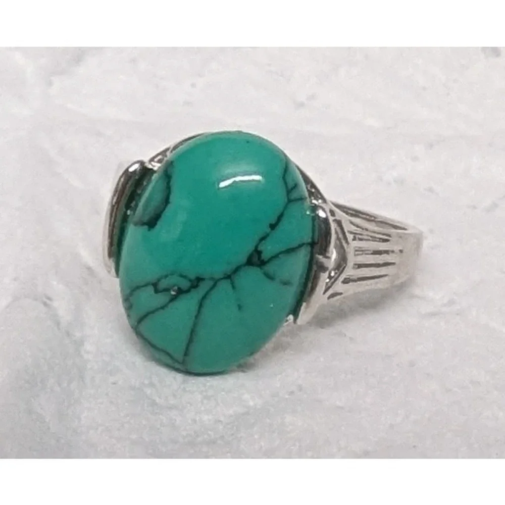 Silver Tone Ring Size 9 Aqua Blue Teal Oval Stone Fashion Costume Jewelry New